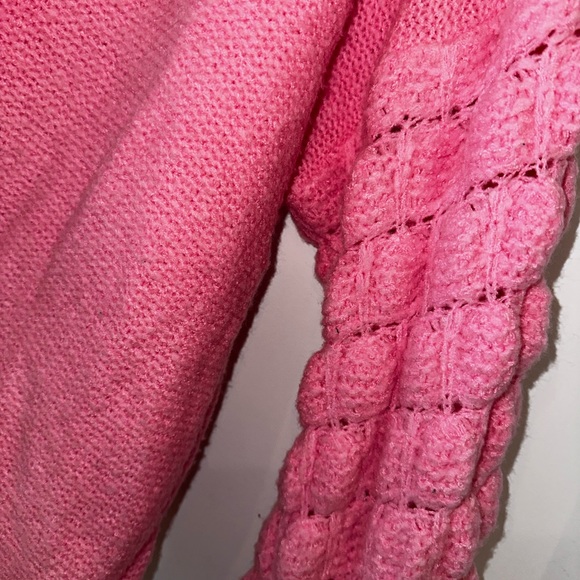 Pink fluffy sweater - Picture 2 of 3